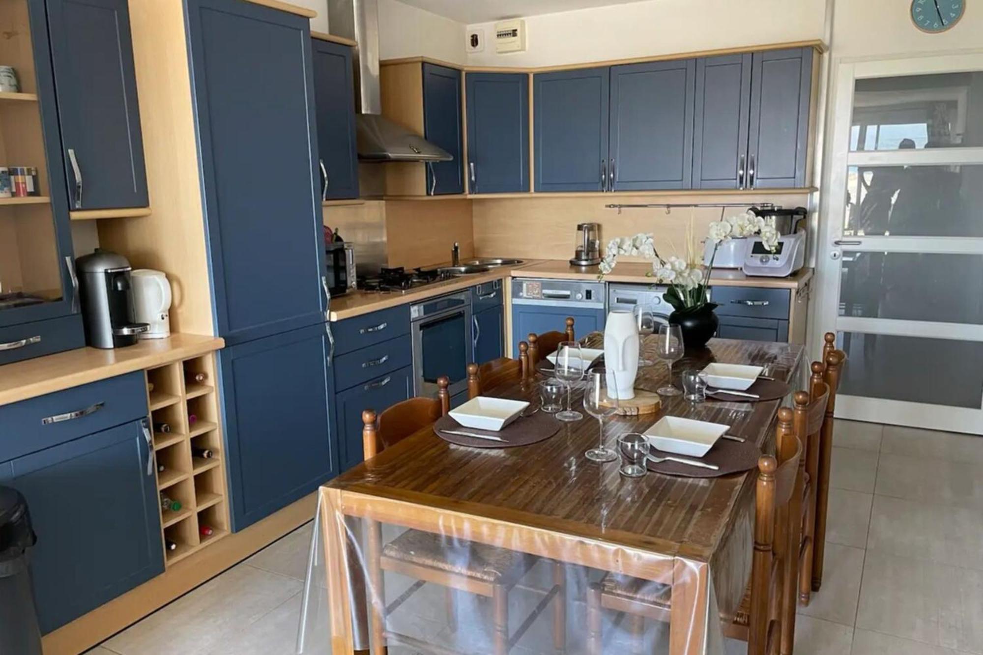 Apartment The Bishopric Of Maguelone-t3 Facing The Seacanal With Air Conditioning